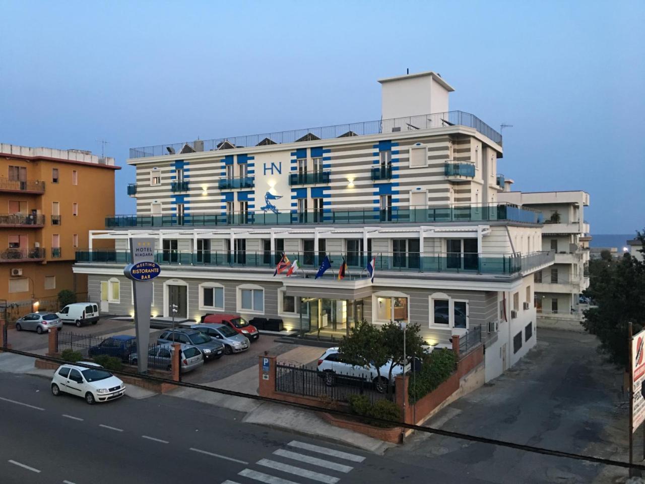 尼亚加拉酒店 卡坦扎罗 外观 照片